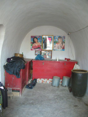 �۸G�ă�(n��i)���Y(ji��)��(g��u)��һ������׸G��һ����˯����һ�����N������s����gһ�מ�͏d��